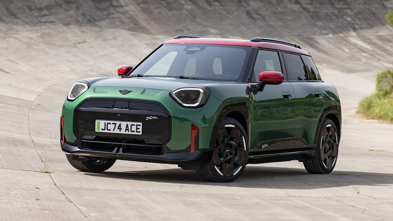 Mini полностью рассекретила «горячие» John Cooper Works Electric и John Cooper Works Aceman