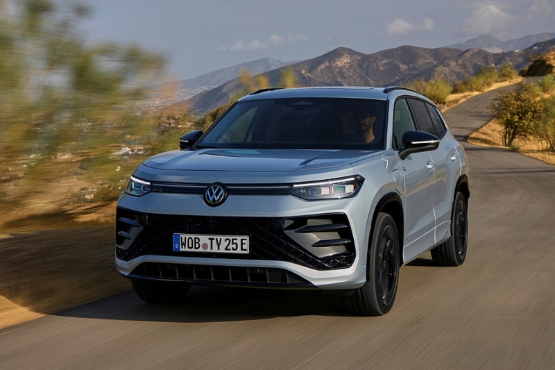 Volkswagen Tayron заменил Tiguan Allspace: длинная база и много силовых установок