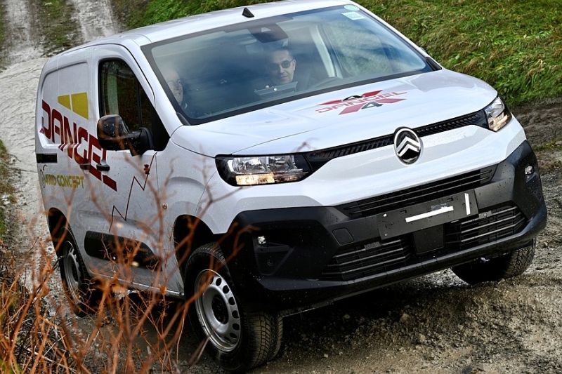 Дизельный Opel Combo получил гибридный полный привод с большой батареей