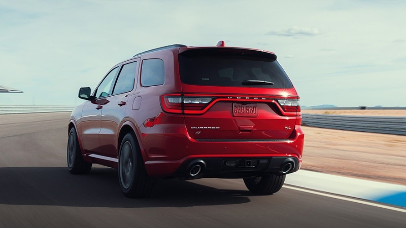 Устаревшему кроссоверу Dodge Durango могут оставить двигатель V8 HEMI ещё на год