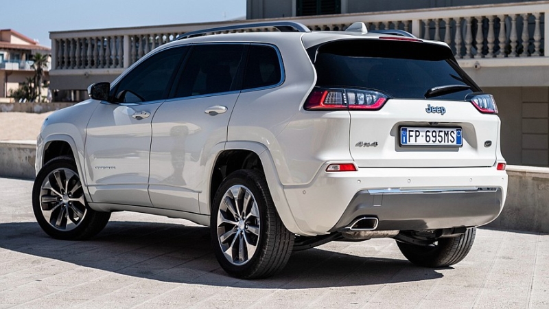 Новый Jeep Cherokee: первые изображения