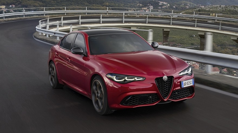 В Alfa Romeo подтвердили, что у Giulia и Stelvio следующего поколения будут версии с ДВС