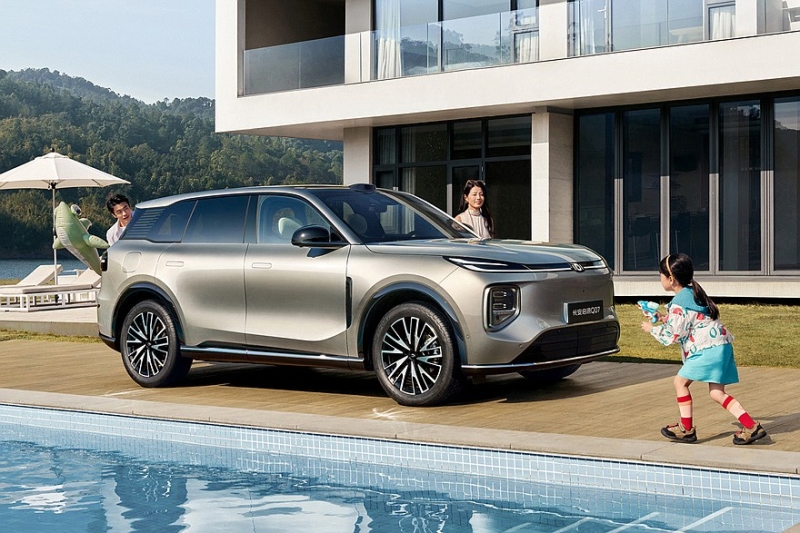 Кроссовер Changan Qiyuan Q07 доступен к заказу: богатые комплектации и два варианта начинки
